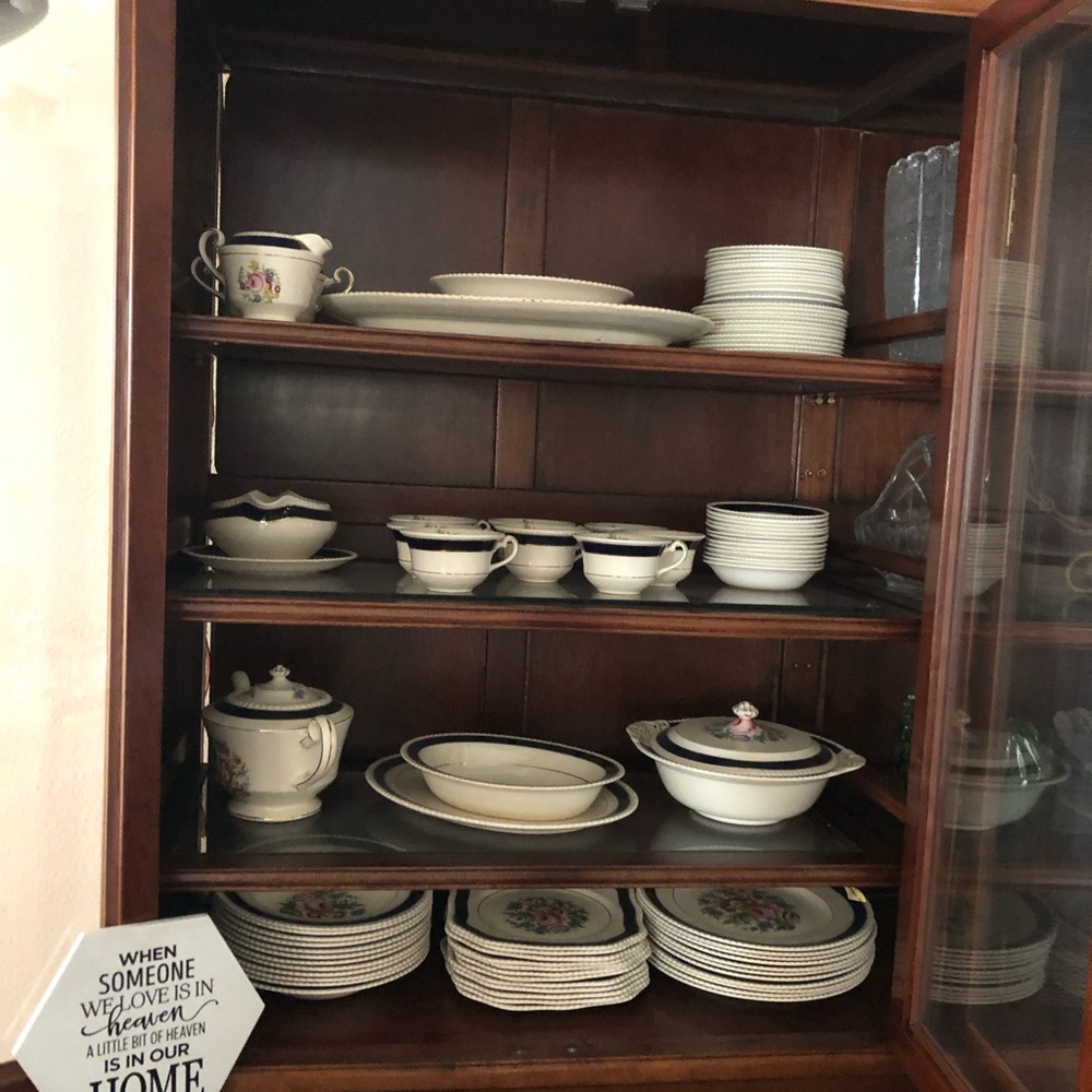 Cream Dinnerware Set for Elegant Dining